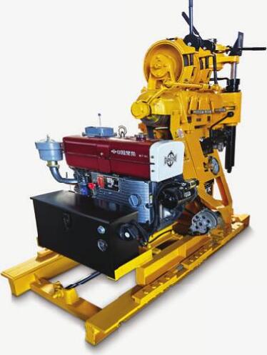 KNK KN-1A amarela sobre patins, motor diesel de 18 HP, vista de catálogo